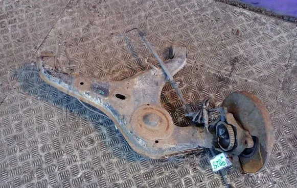Volkswagen Transporter - Caravelle T4 Rear wheel hub spindle/knuckle 