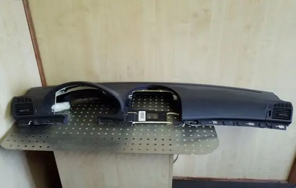 Mercedes-Benz E W211 Dashboard A2116800687
