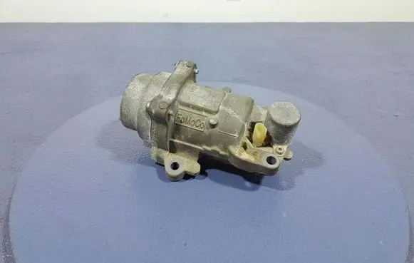 Ford Focus Oil pump JM5P7G393AB