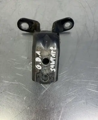 Hyundai Santa Fe Rear door lower hinge