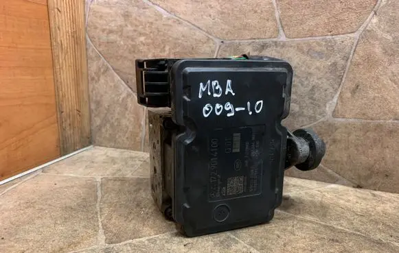 Mercedes-Benz C W204 ABS Pump A1724312612
