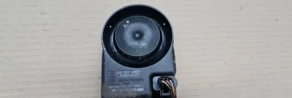 Audi A6 S6 C6 4F Alarm system siren 1K0951605C