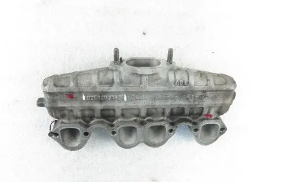 Volkswagen Transporter - Caravelle T4 Intake manifold 028129713E