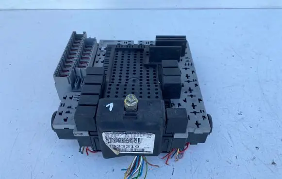 Volvo S80 Fuse module 8645410