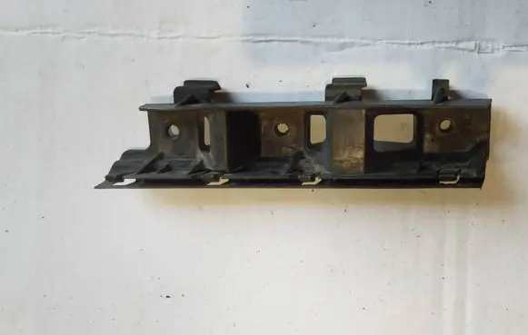 Volkswagen PASSAT B6 Front bumper mounting bracket 3C0807183