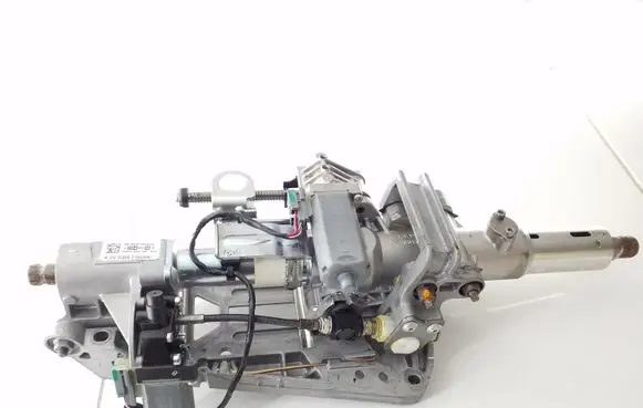 Steering wheel axle set