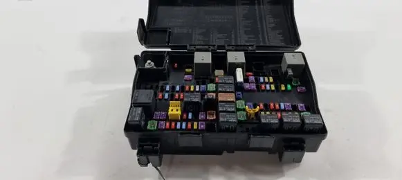 Jeep Grand Cherokee Fuse module P68251626AC 68251626AC 16238DA