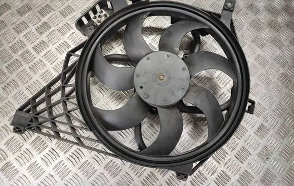 Nissan Primera Radiator cooling fan shroud 5000353