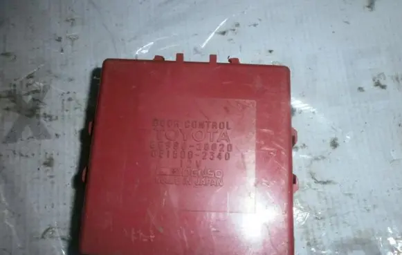Toyota Corolla E110 Door control unit/module 8598028020