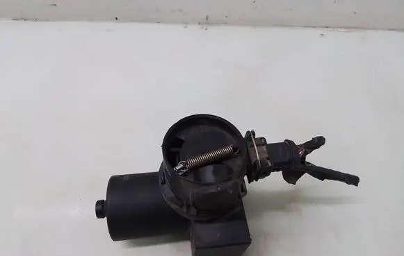 Volkswagen Golf II Central locking vacuum pump 