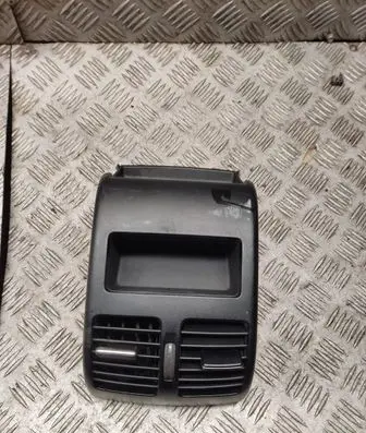 Rear air vent grill