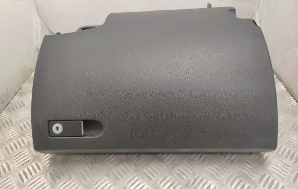 Mercedes-Benz C W204 Glove box A2046800011