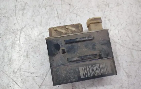 Peugeot 308 Glow plug pre-heat relay 9662570880