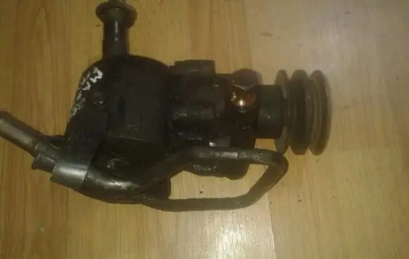 Mazda 626 Power steering pump