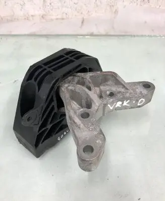 Opel Mokka B Engine mount bracket 243248