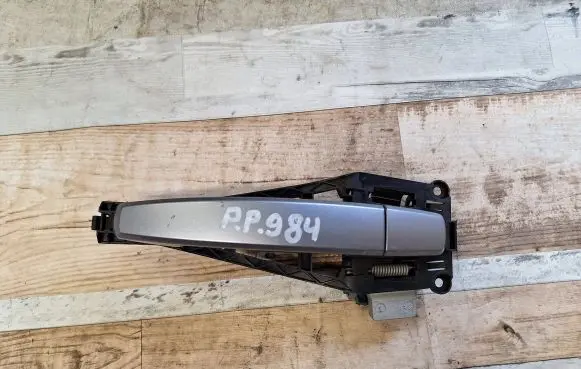 Opel Zafira B Front door exterior handle