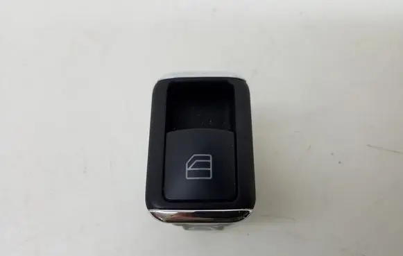 Mercedes-Benz E W212 Electric window control switch A2048707358