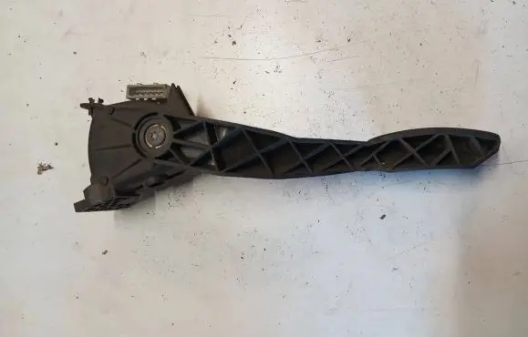 Volvo S80 Accelerator throttle pedal 30683517