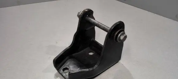 Hyundai Tucson JM Engine mounting bracket