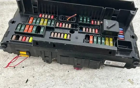 BMW 5 F10 F11 Fuse module 217033442E 9234421 01518768