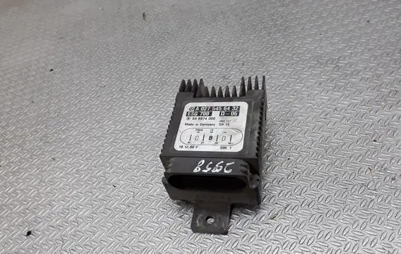 Mercedes-Benz S W220 Coolant fan relay A0275456432