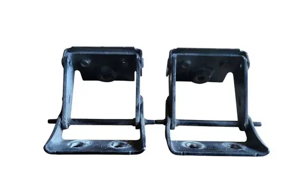 Tailgate/trunk/boot hinge