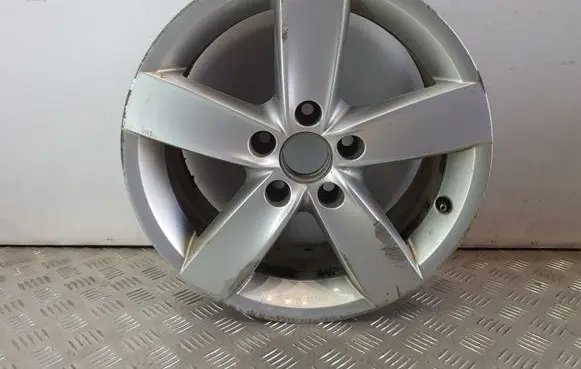Volkswagen Jetta VI R16 alloy rim 5C0601025 5C06010258Z8