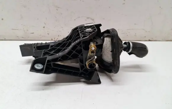 Gear shifter/selector
