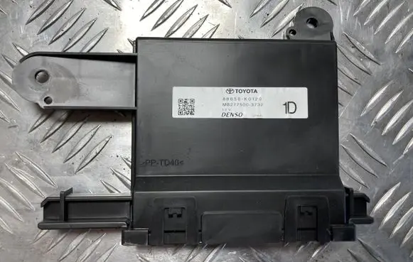 Toyota Yaris XP210 Air conditioner control unit module 88650-K0120