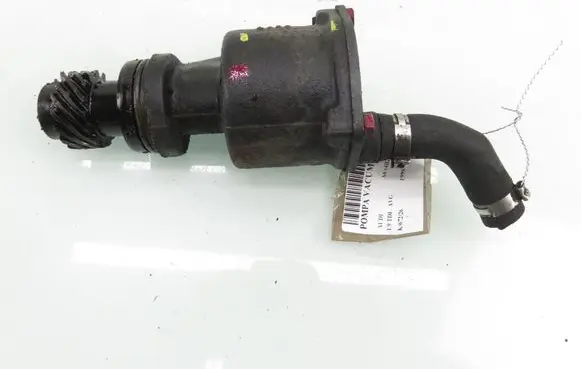 Audi A6 S6 C5 4B Vacuum pump 028207A