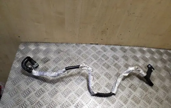 Volvo XC90 Engine coolant pipe/hose 32252202