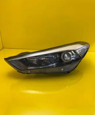 Hyundai Tucson TL Headlight/headlamp 92101-D7100