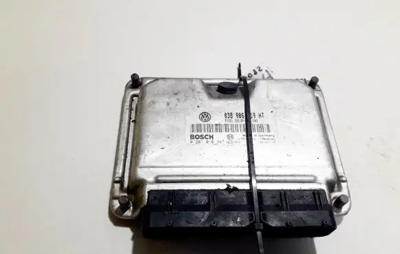 Skoda Fabia Mk1 (6Y) Engine control unit/module 038906019ht 0281010947
