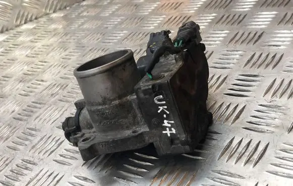 Toyota Avensis T250 Throttle valve