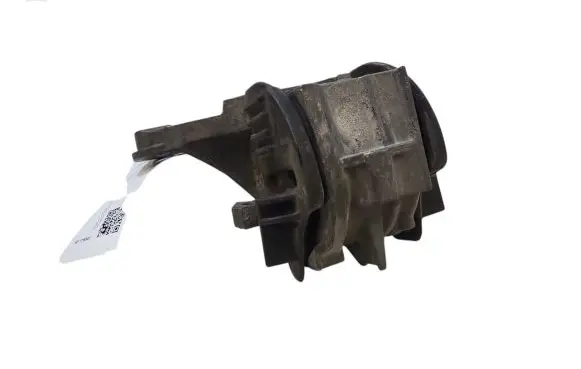 Engine mount bracket