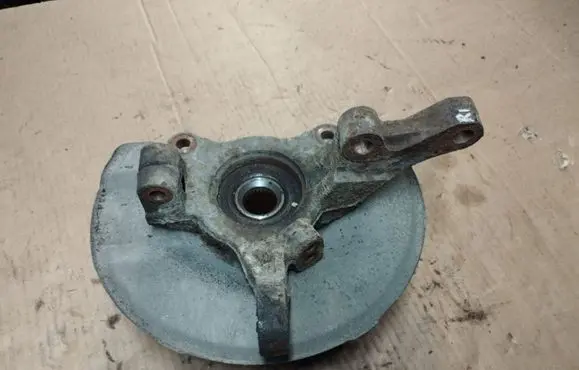 Peugeot 4007 Front wheel hub spindle knuckle