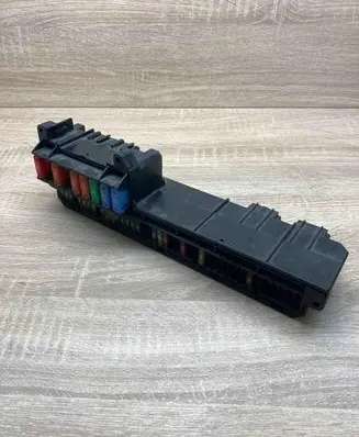 BMW 5 E60 E61 Fuse module 15713290 9582599