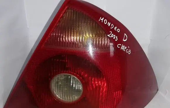 Ford Mondeo Mk III Rear/tail lights 1S7113404A