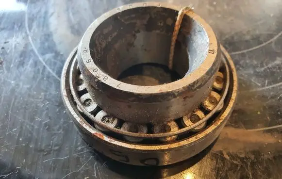 GAZ 24-10 Front wheel bearing hub 7806A 7806