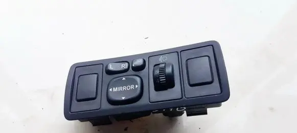 Toyota Avensis T250 Wing mirror switch 183575 777669