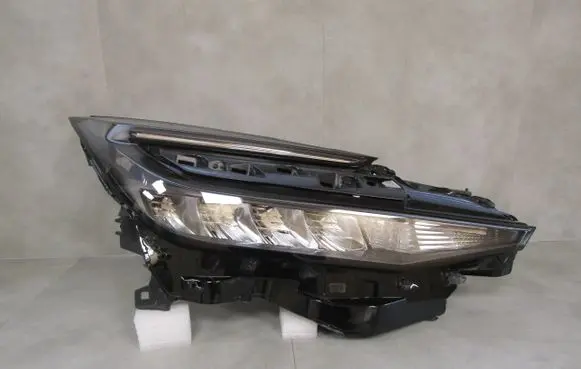 Toyota C-HR II Headlight/headlamp 81110F4220 22072024 F71228F