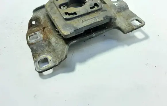 Volvo V40 Engine mount bracket 322A69A