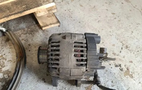 Volkswagen Golf IV Generator/alternator