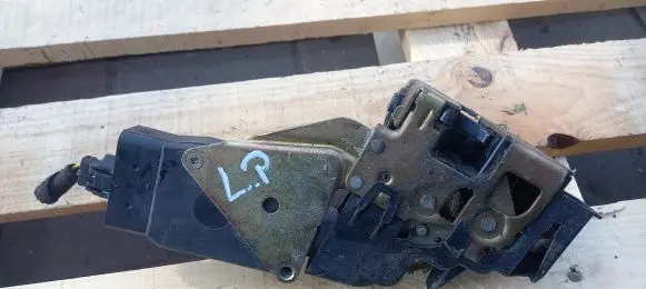Volvo S40, V40 Front door lock