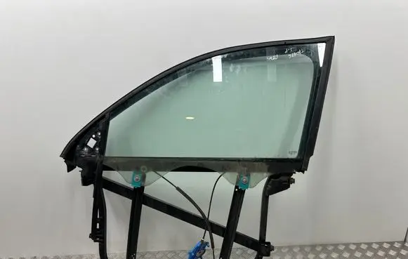 Volkswagen Touareg I Front door electric window regulator 