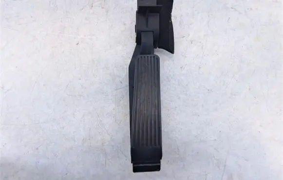 Mercedes-Benz E W211 Accelerator throttle pedal