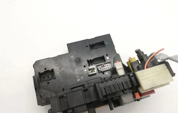 Mercedes-Benz C W204 Fuse box set A2049001202 A2045459032