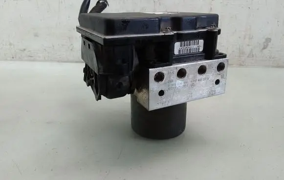 Mercedes-Benz E W212 ABS Pump A2124312912