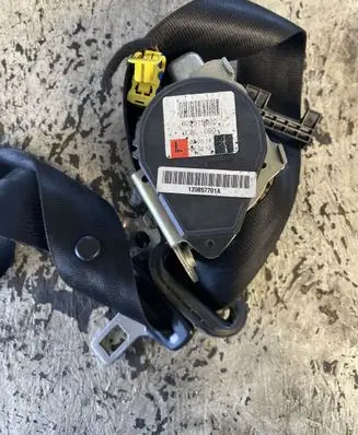 Skoda Octavia Mk2 (1Z) Front seatbelt 1Z0857701A