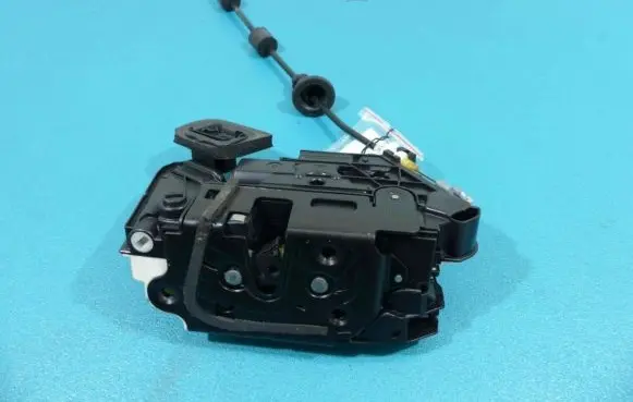 Seat Toledo IV (NH) Rear door lock 5E0839015A IMPRK872789